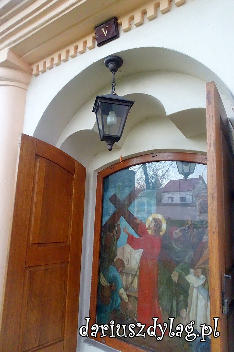 042